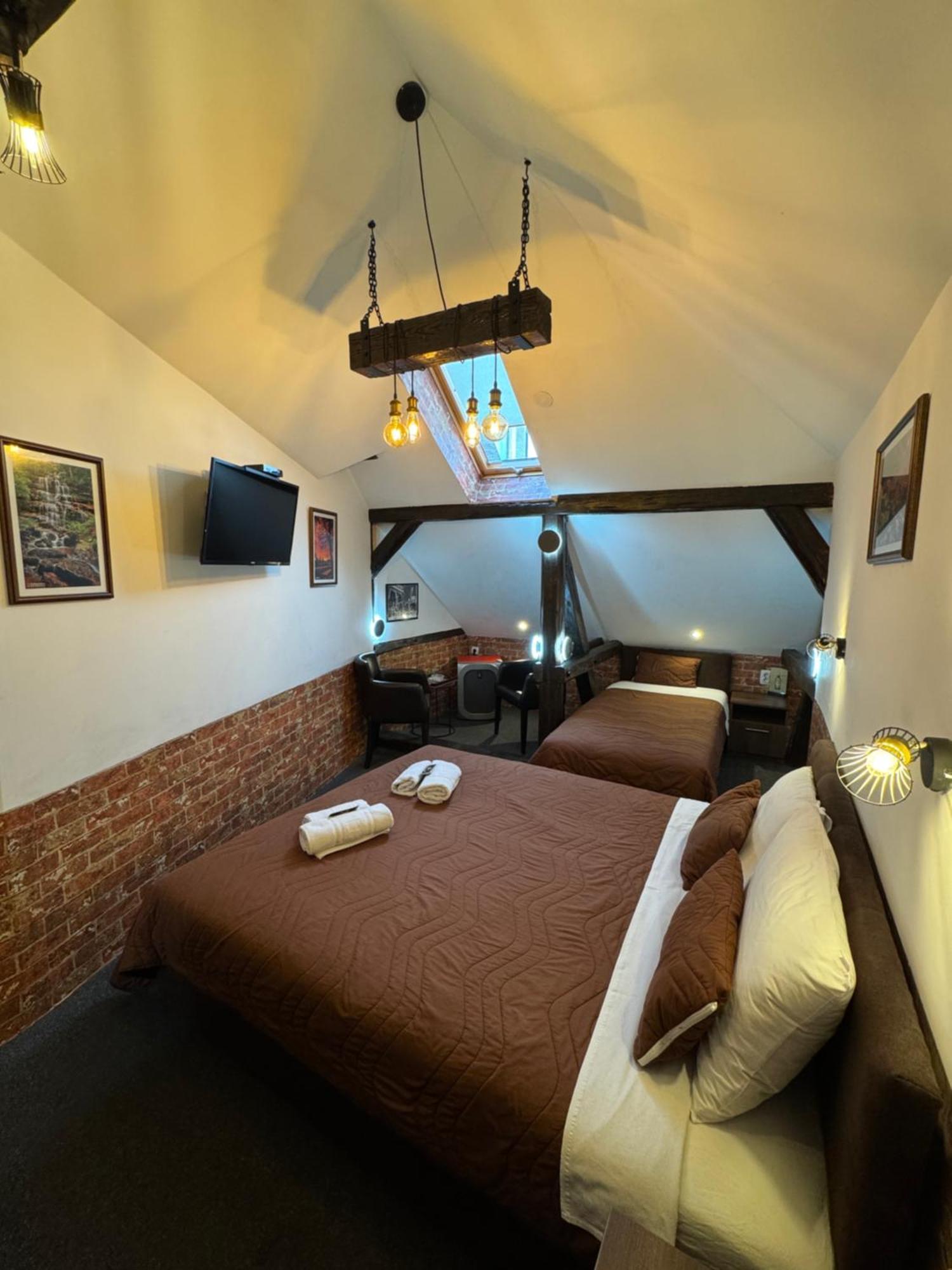 Pirocanac Rooms & Restaurant "Breakfast-Lunch-Dinner" Pirot Bagian luar foto